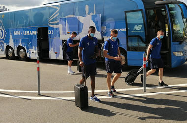 «Динамо» отправилось на матч с «Минаем». Репортаж из аэропорта «Киев»