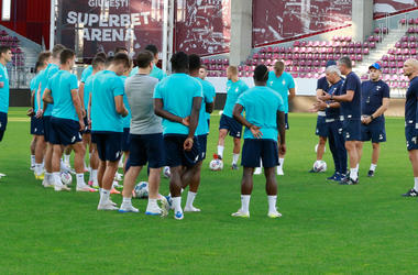 Тренировка «Динамо» в Бухаресте за день до матча с «Арисом»